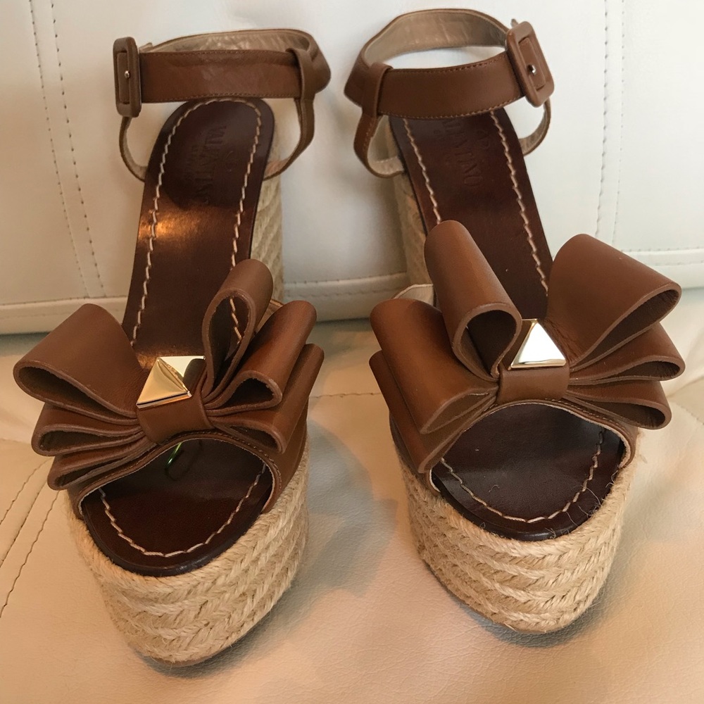 VALENTINO rockstud bow-accented espadrilles